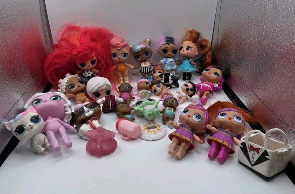 Lot Of Assorted LOL Dolls And Accesories Around 25 Pieces Glitter Red Hair